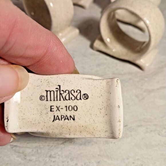 8 Mikasa Ex-100 Made in Japan Napkin Rings, Garden Club Day Dream Cream Color. - Picture 3 of 3